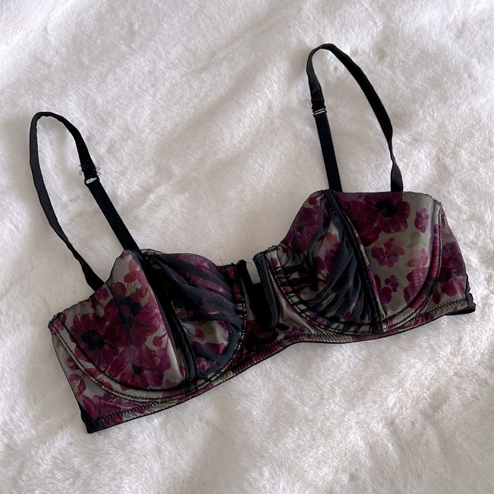 Vintage retro Victorias Secret black mesh floral bra 34C